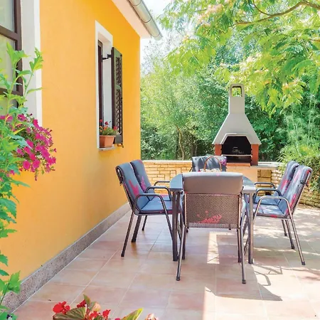 Stunning In Barisici With Wifi * Šumber