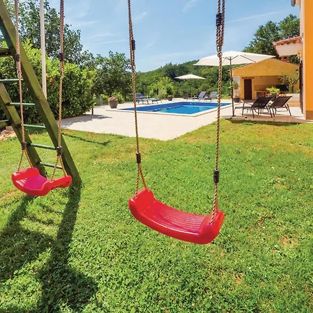 Stunning In Barisici With Wifi بيت للعطل