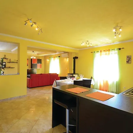 Holiday home Stunning In Barisici With Wifi Sumber