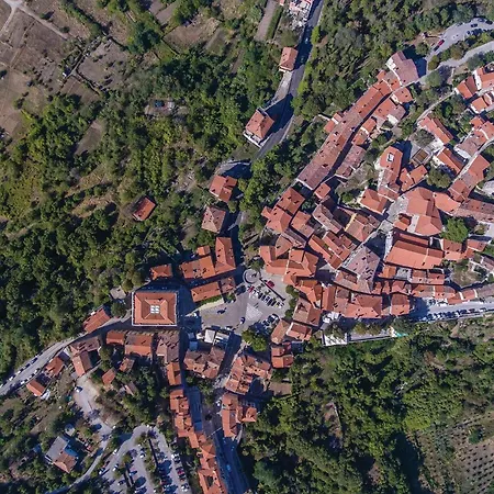 Stunning In Barisici With Wifi * Šumber